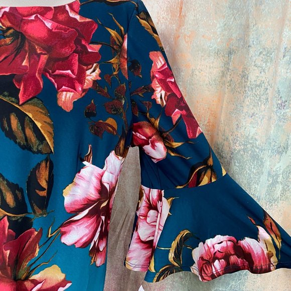 New 📌Roz & Ali  Beautiful Floral Design Dress with Bell Sleeves - Picture 4 of 13